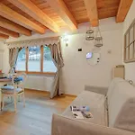 Cozy Nest In - Happy 아파트