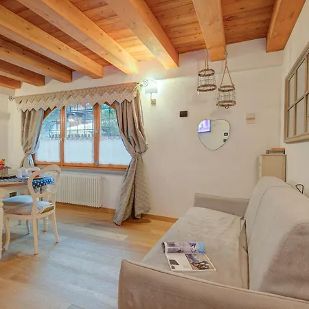 Cozy Nest In - Happy Apartment
