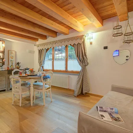 Cozy Nest In The Old Town Of Bardonecchia - Happy Rentals 아파트
