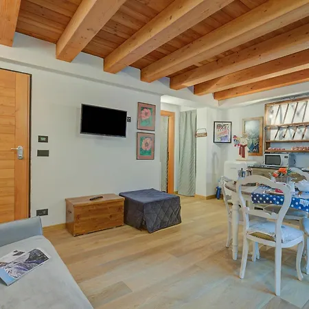 아파트 Cozy Nest In The Old Town Of Bardonecchia - Happy Rentals *