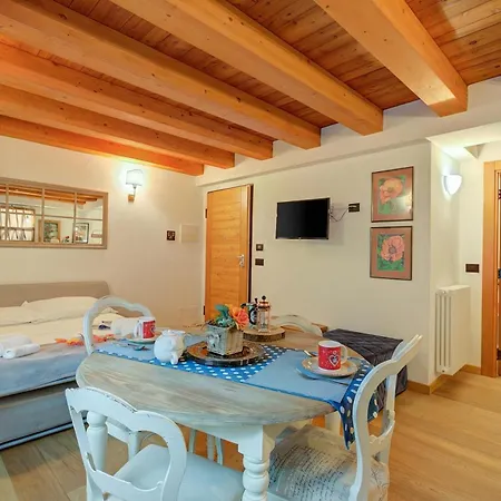 Cozy Nest In - Happy Apartman Bardonecchia