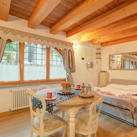 Cozy Nest In The Old Town Of Bardonecchia - Happy Rentals